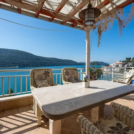 Adriatic アパート