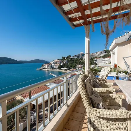 Adriatic アパート *