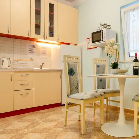 Adriatic Apartment *